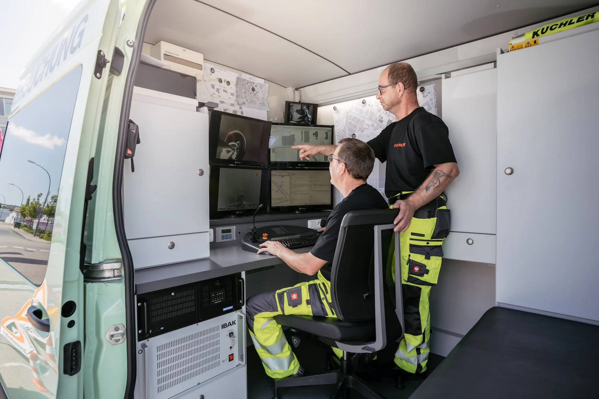 Rohrreinigung bei verstopftem Abfluss und WC